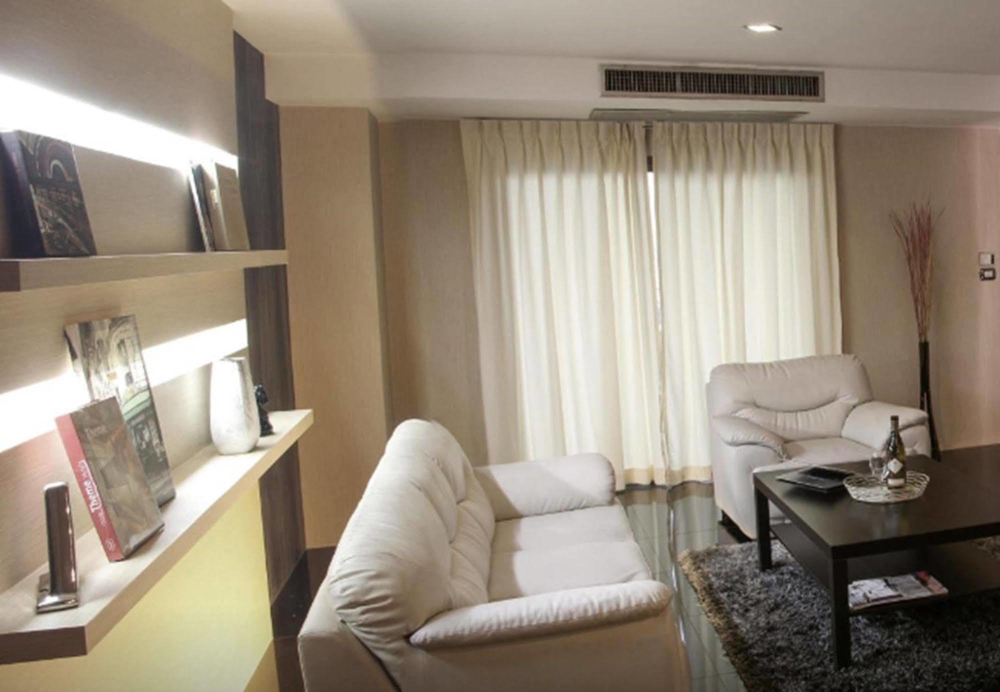 A2 Hotel Бангкок Экстерьер фото